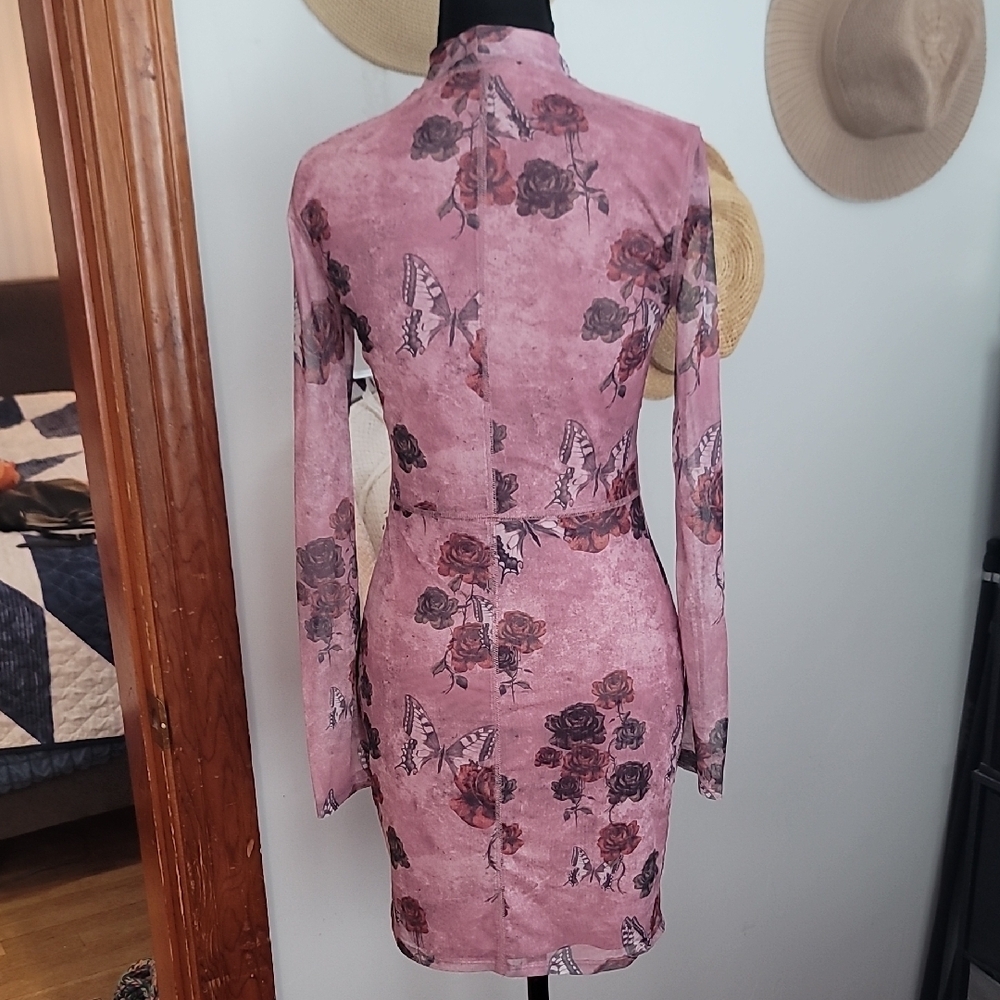 Forever 21 Long Sleeve Floral Dress in Mauve - Picture 9 of 13